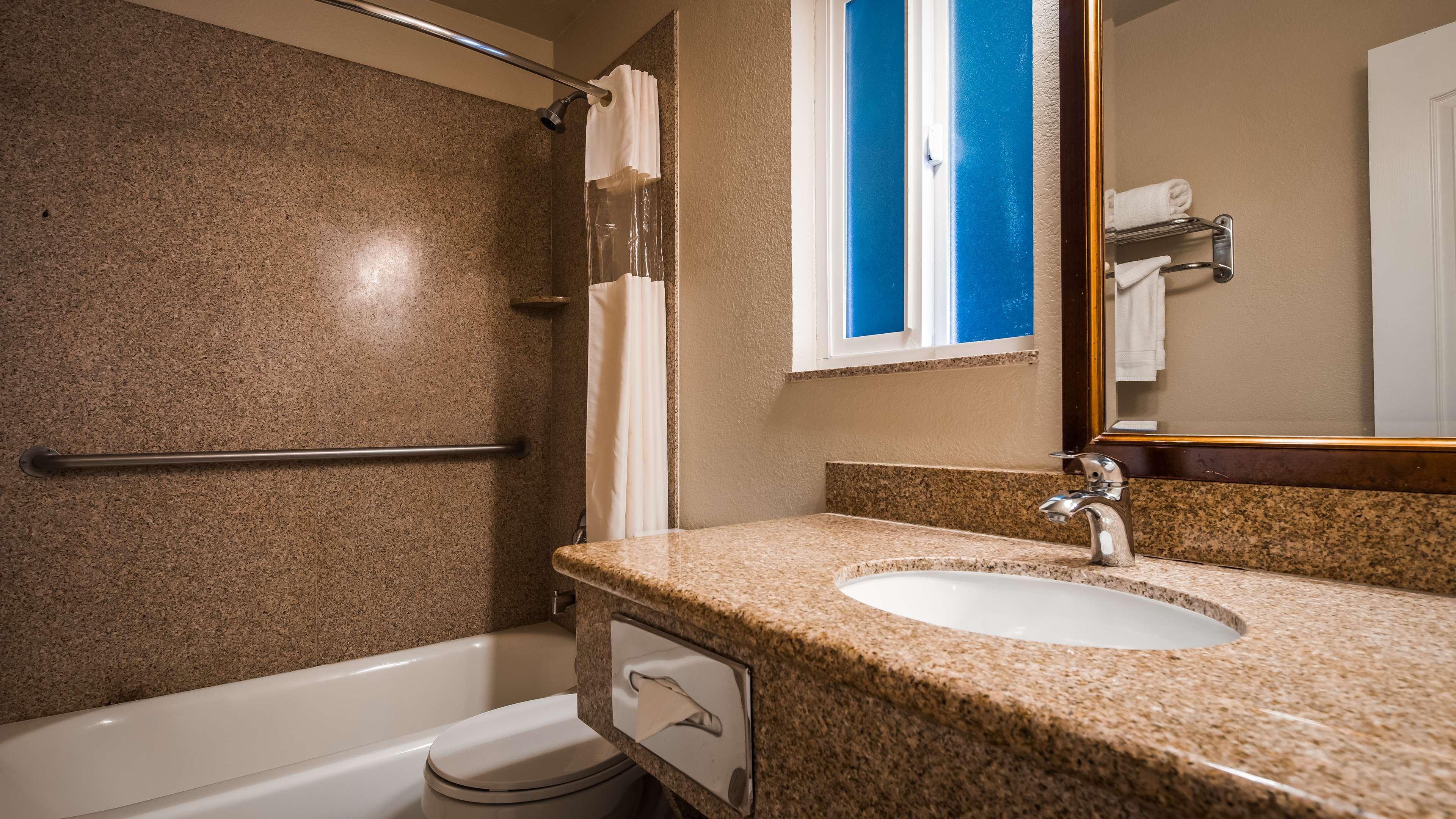 Western Tradewinds Hotel