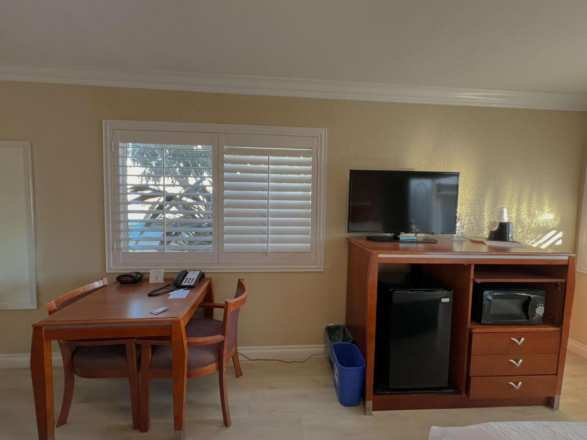Western Tradewinds Hotel 3*