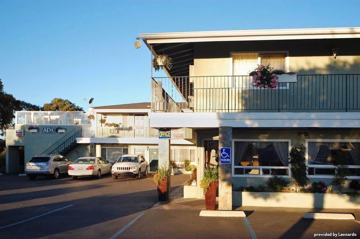 Hotel Western Tradewinds 3*