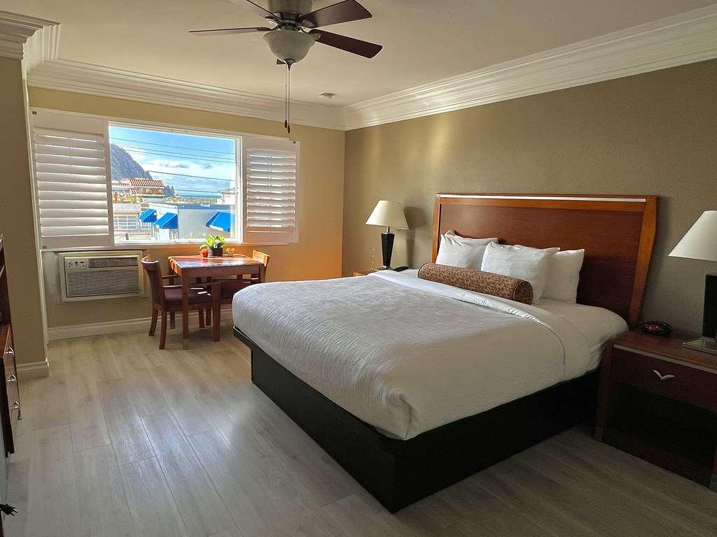 Western Tradewinds Hotel